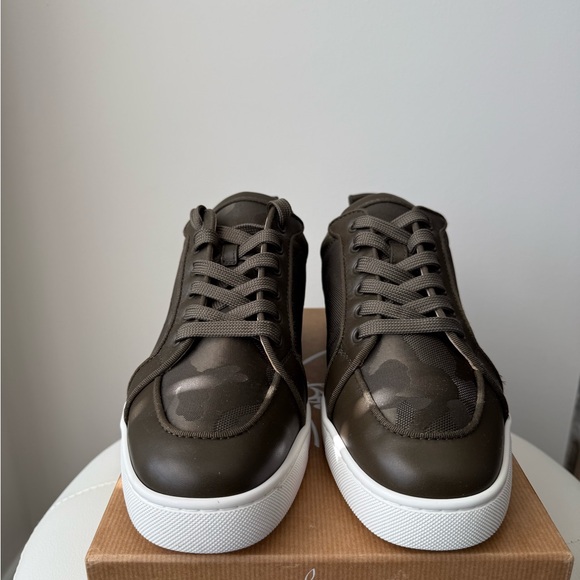 Christian Louboutin Brown Low-Top Sneakers with White Sole - Picture 3 of 6
